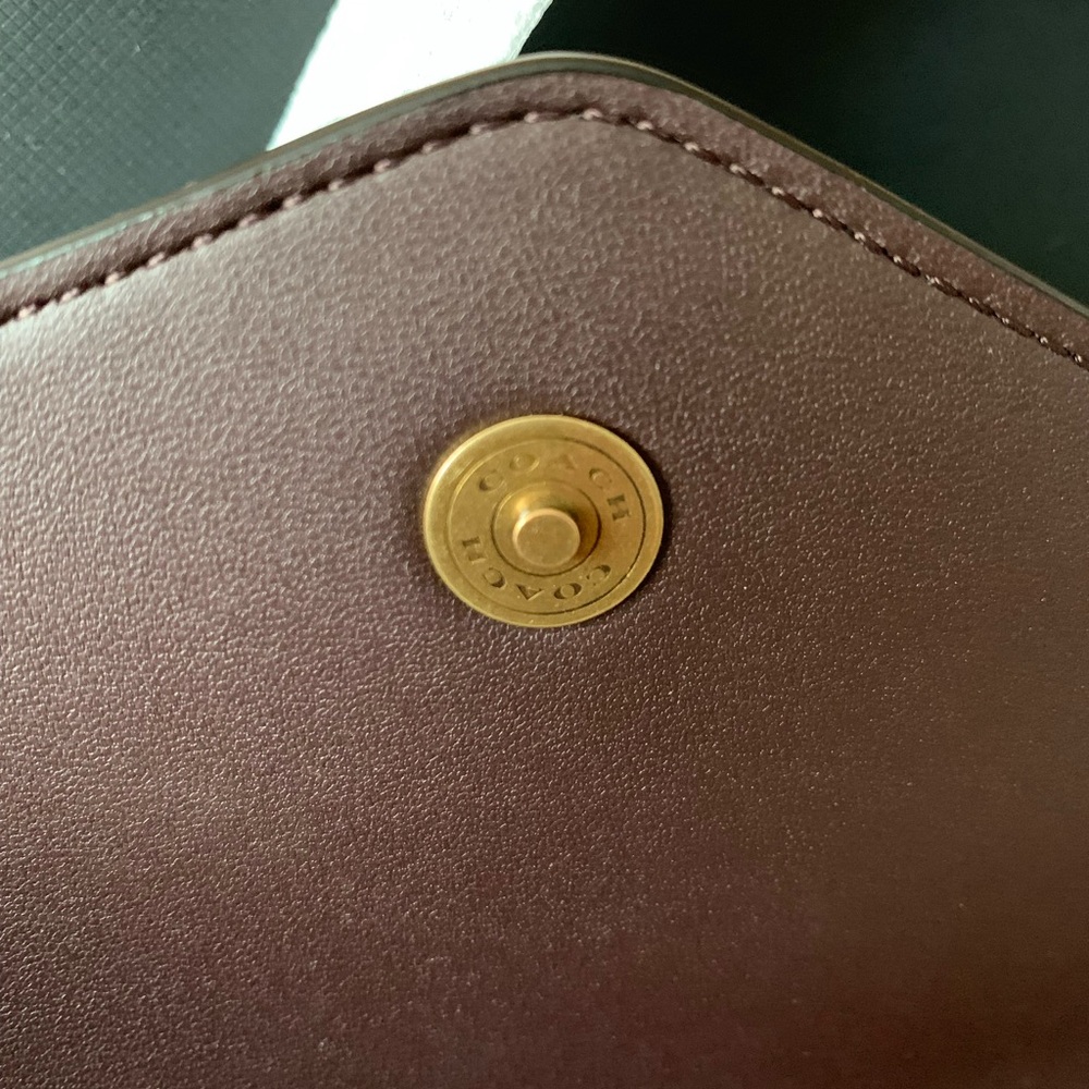 BNWT COACH BLK Wyn Crossbody Bag🖤🧡
Brand New / Giftable Condition w/ pap… - Picture 12 of 16